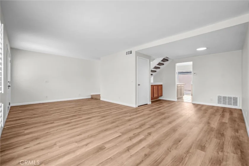 4107 Larwin Avenue photo 4