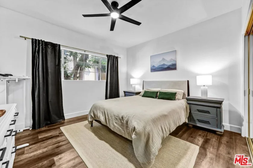 1221 N Kings Road #101 photo 20