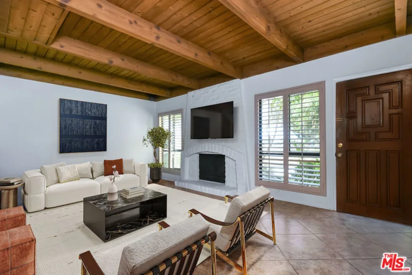 10126 Reseda Boulevard #112 photo 1