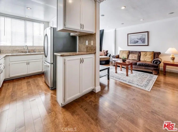 5429 Newcastle Avenue #313 photo 6