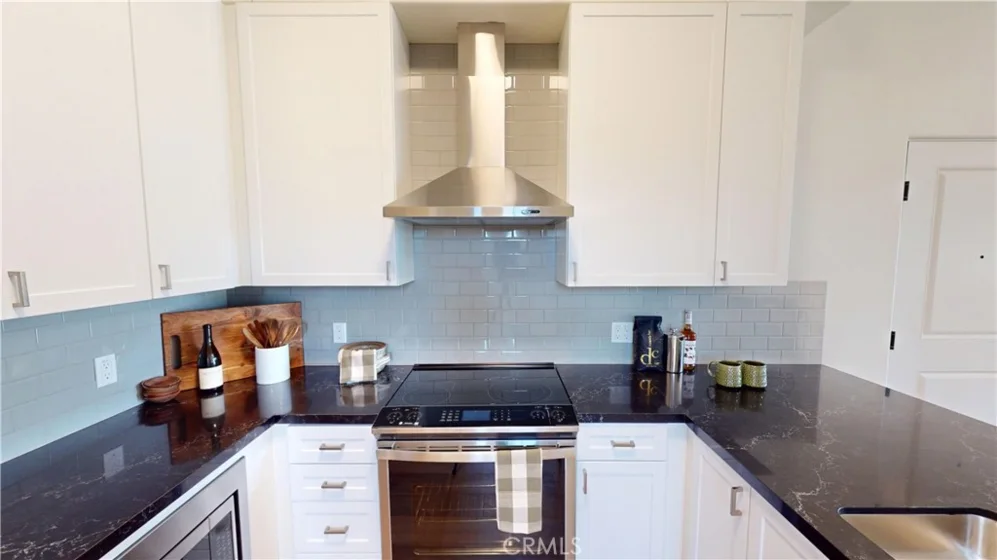 1878 E Walnut Street #203 photo 12