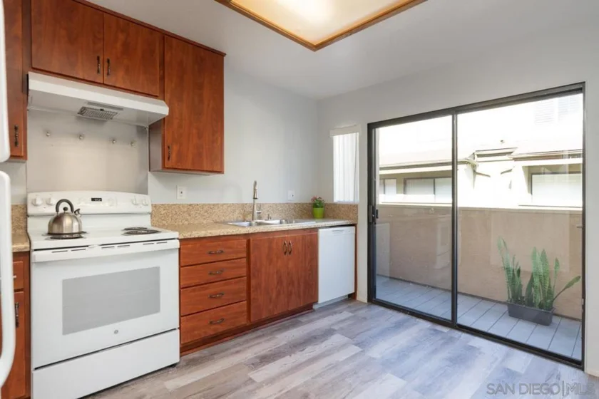 3286 Caminito Eastbluff #114 photo 7