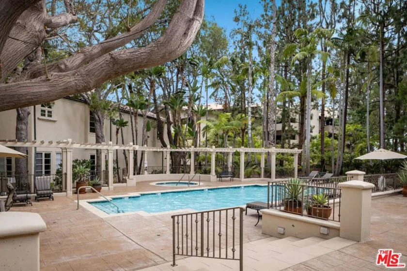 2184 Century Woods Way photo 5