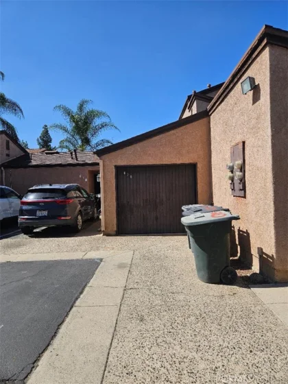 620 Parkview Drive photo 2
