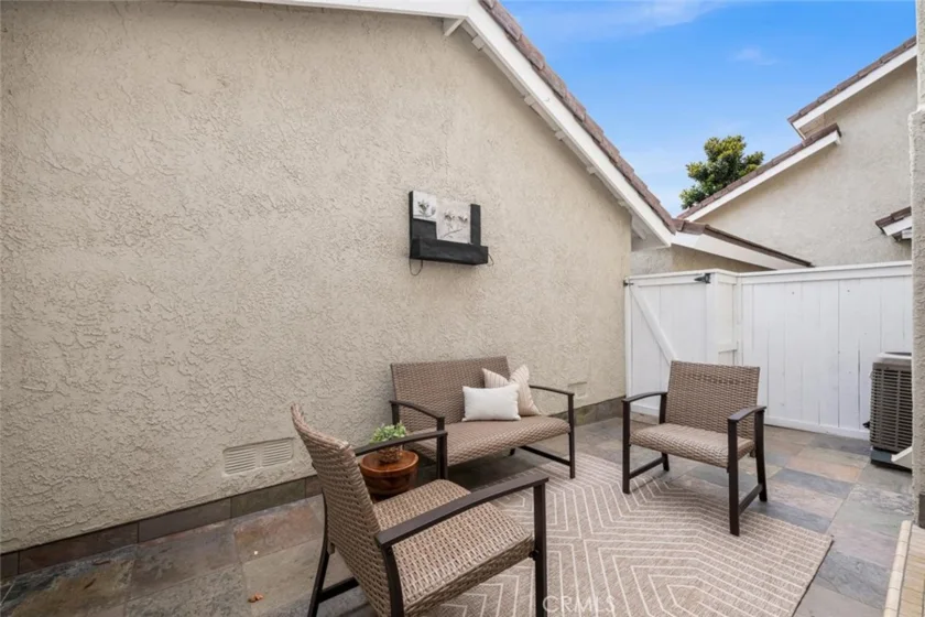 152 Greenmoor #64 photo 24