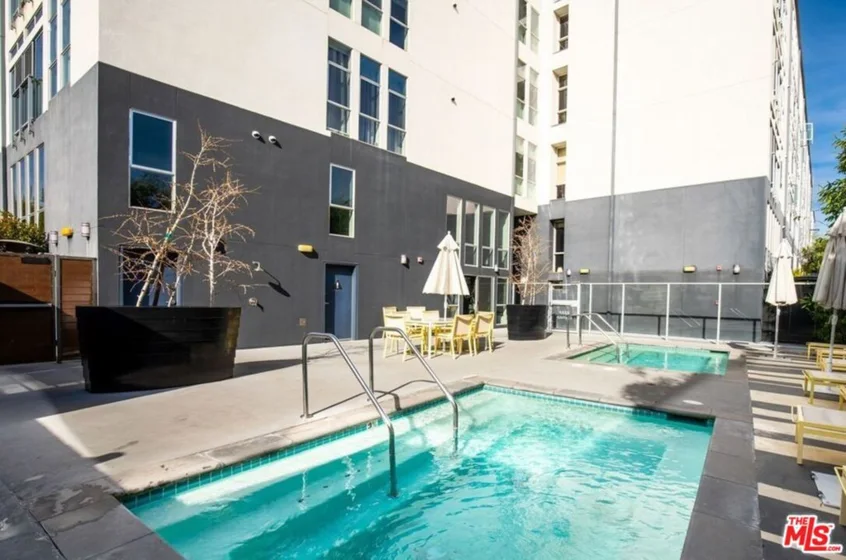 4215 Glencoe Avenue #405 photo 32