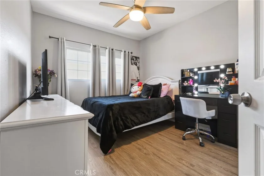 8927 Cedros #14 photo 17