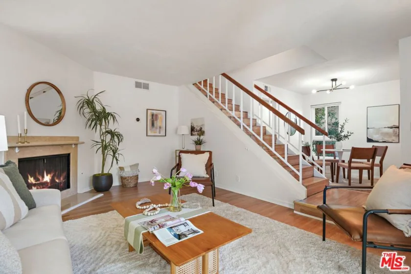 18411 Hatteras Street #106 photo 1