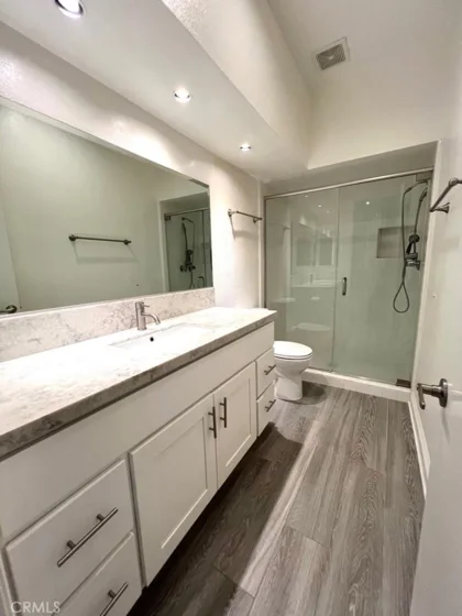 700 S Lake Avenue #111 photo 30