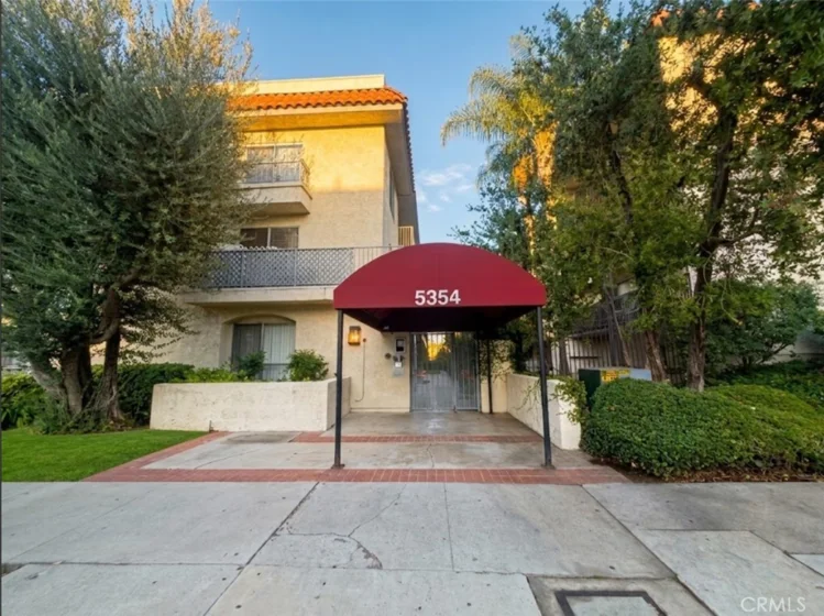 5354 Lindley #204 photo 25