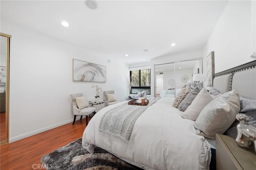 4477 Wilshire photo 27