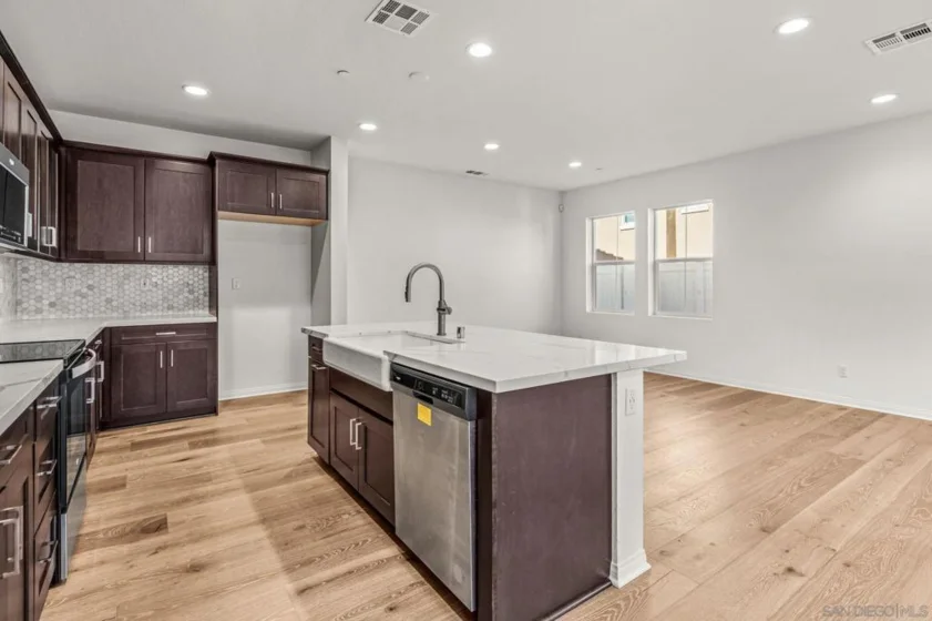 505 Pinedale photo 7