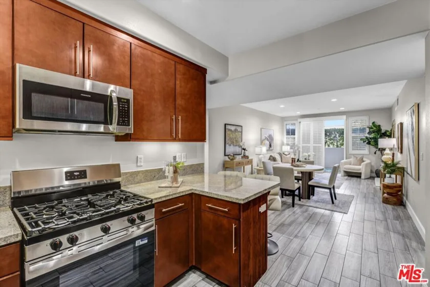 14412 Killion Street #110 photo 15
