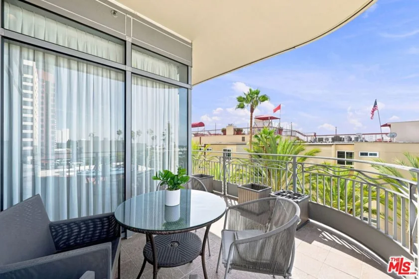10800 Wilshire Boulevard #403 photo 50