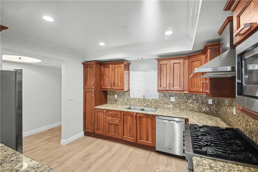 1878 Greenfield Avenue #204 photo 10