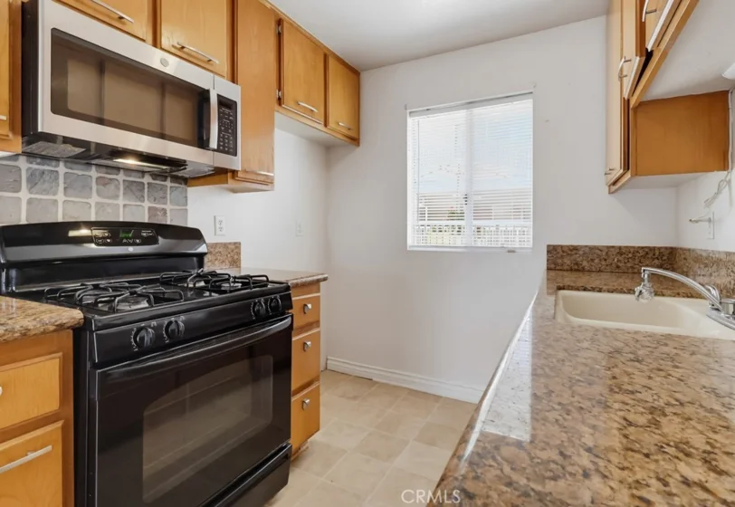 1355 Loma Avenue #311 photo 25