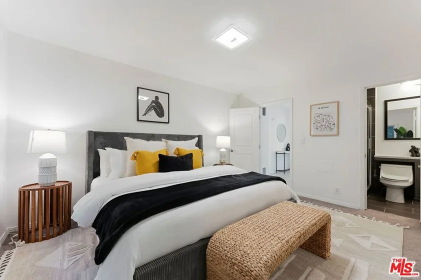 1233 N Laurel Avenue #109 photo 12