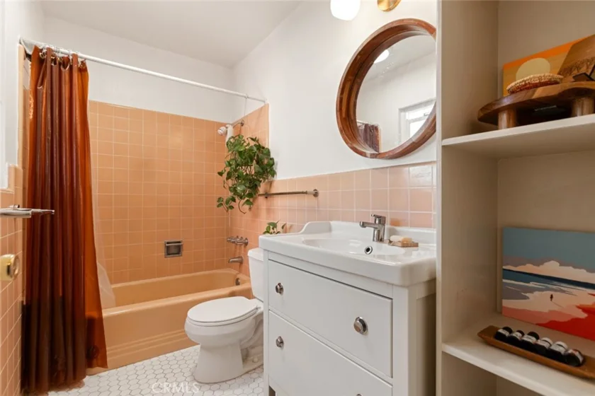 1023 E 1st Street #19 photo 9