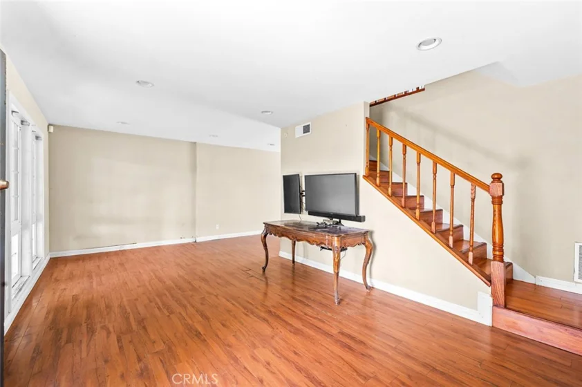 1804 W Glenoaks Avenue photo 31
