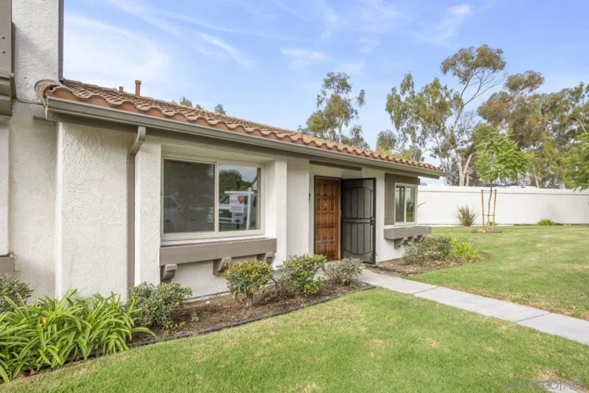 6915 Pear Tree Drive photo 1