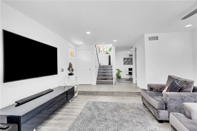 27408 Hyatt Court photo 18