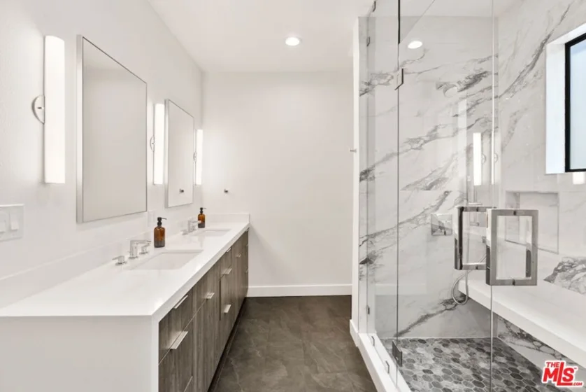 10620 Eastborne Avenue #102 photo 17