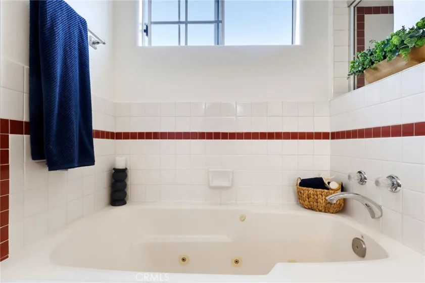 1073 W 9th Street #202 photo 31
