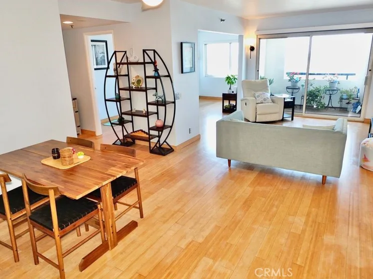 525 E Seaside Way 1007 photo 11