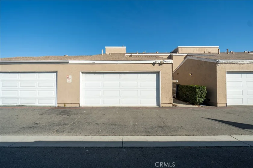 44515 La Paz Road photo 1