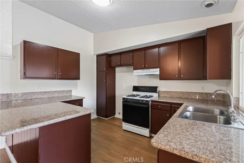 6377 La Mirada Way photo 10