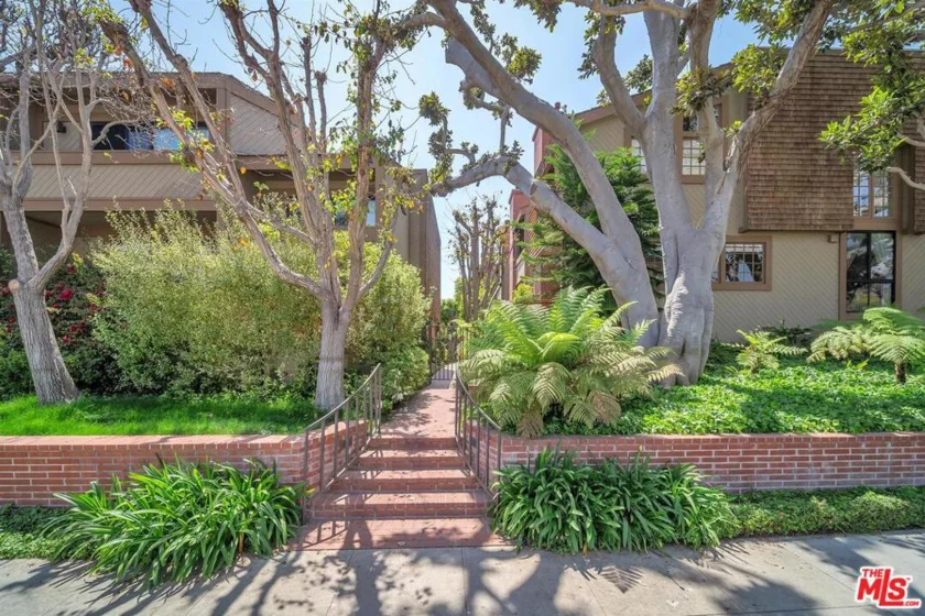323 San Vicente Boulevard #12 photo 1