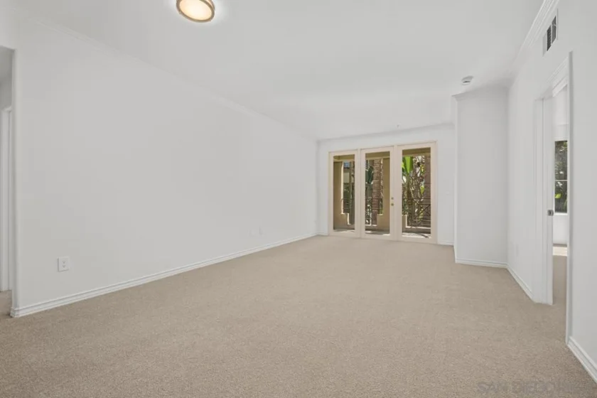 2253 Martin #220 photo 17