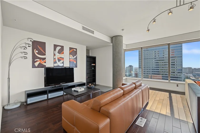 1155 S S Grand Avenue #1601 photo 6