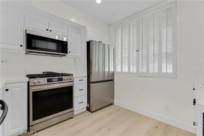 5435 Yarmouth Avenue #9 photo 7