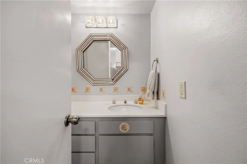 17943 Magnolia Boulevard #16 photo 33