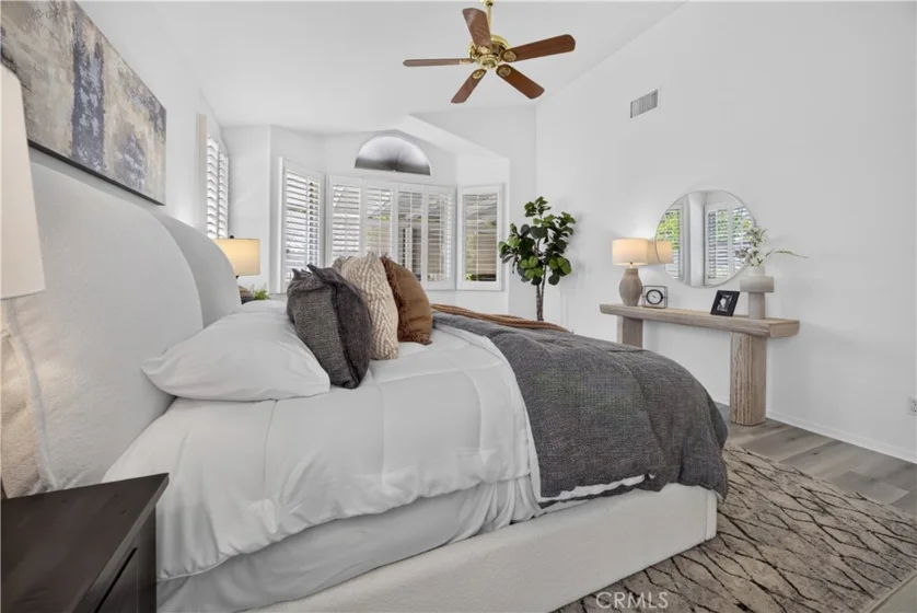 40221 Colony photo 23