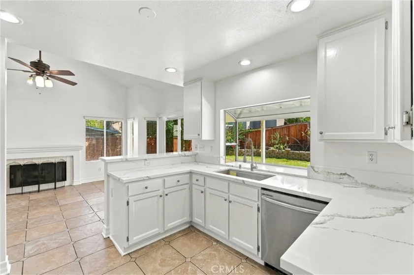 220 Suffolk photo 21
