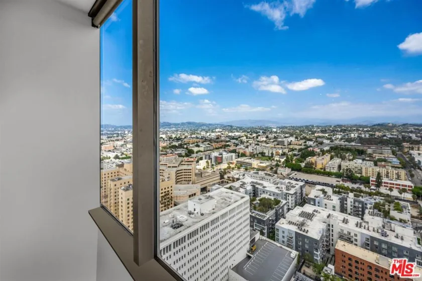 1100 Wilshire Boulevard #2605 photo 10