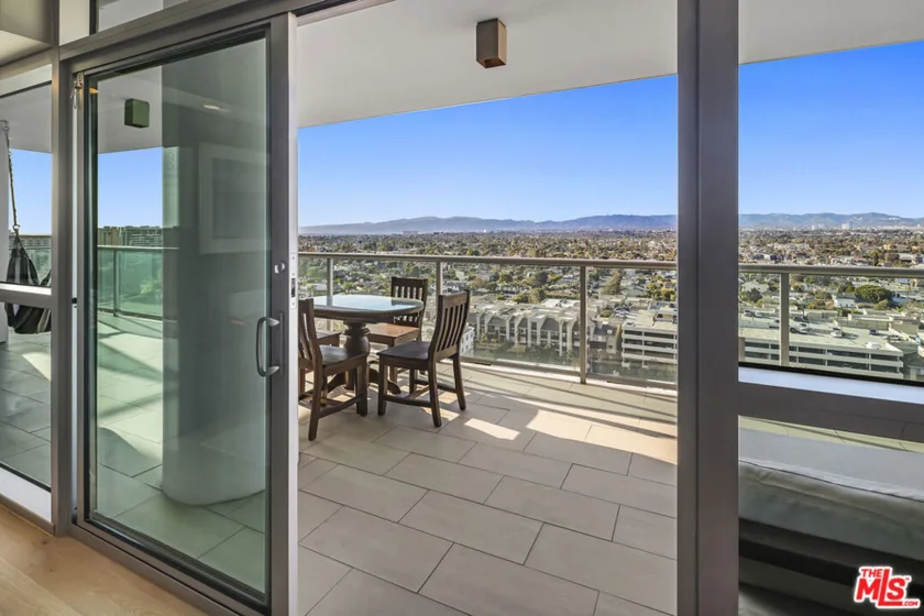 13700 Marina Pointe Drive #1620 photo 13