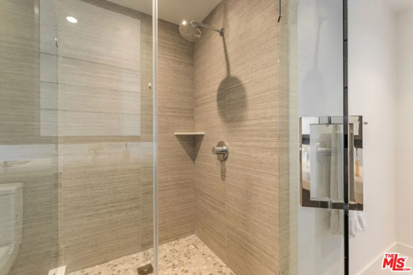 818 N Doheny Drive #803 photo 17