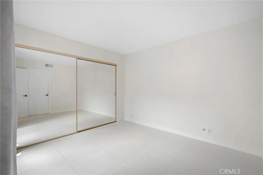 1349 N Columbus #21 photo 36