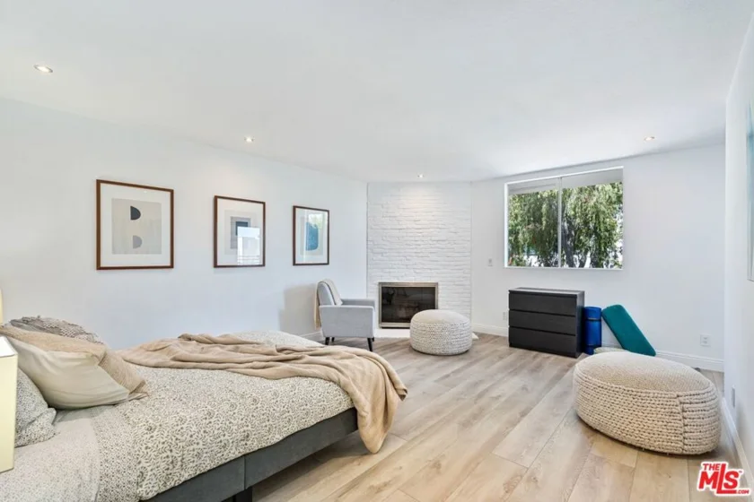 1129 Larrabee Street #8 photo 15