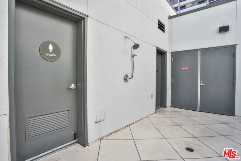 645 W 9th Street #201 photo 43