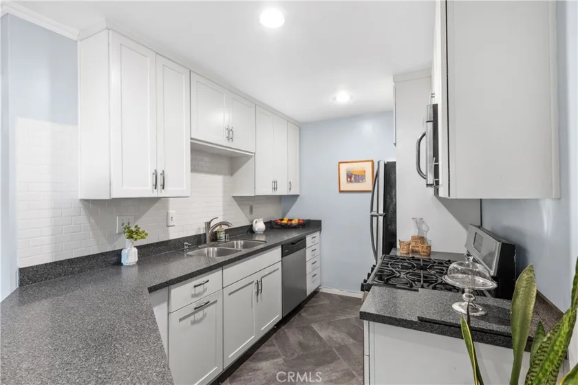 4252 Fair Avenue #22 photo 10