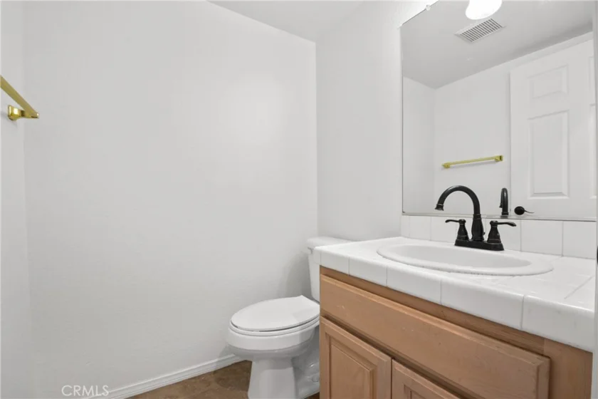 1158 W 11th Street #J photo 14