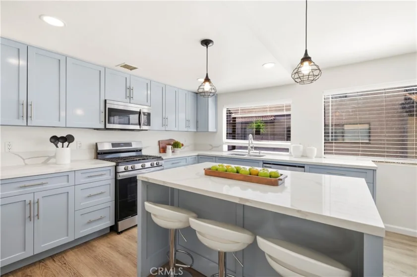5800 Owensmouth Avenue #14 photo 6