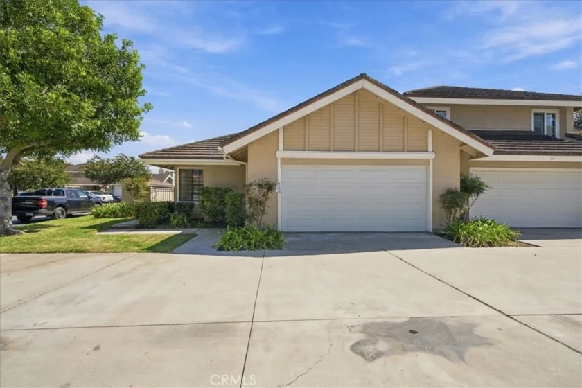 39 Willowgrove photo 2