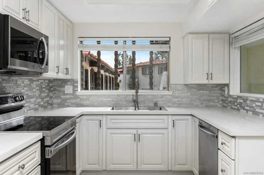 17031 Bernardo Center Drive photo 16