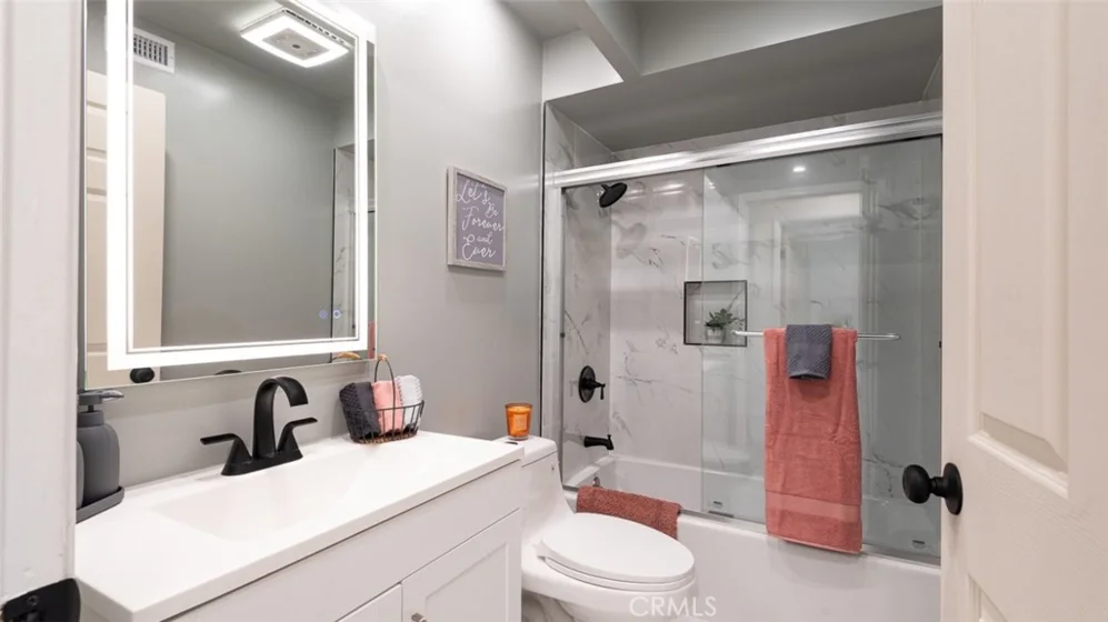 7305 Balboa Boulevard #2 photo 29