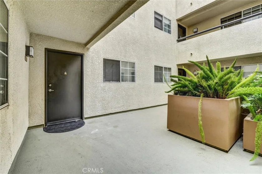 5500 Owensmouth Avenue #122 photo 5